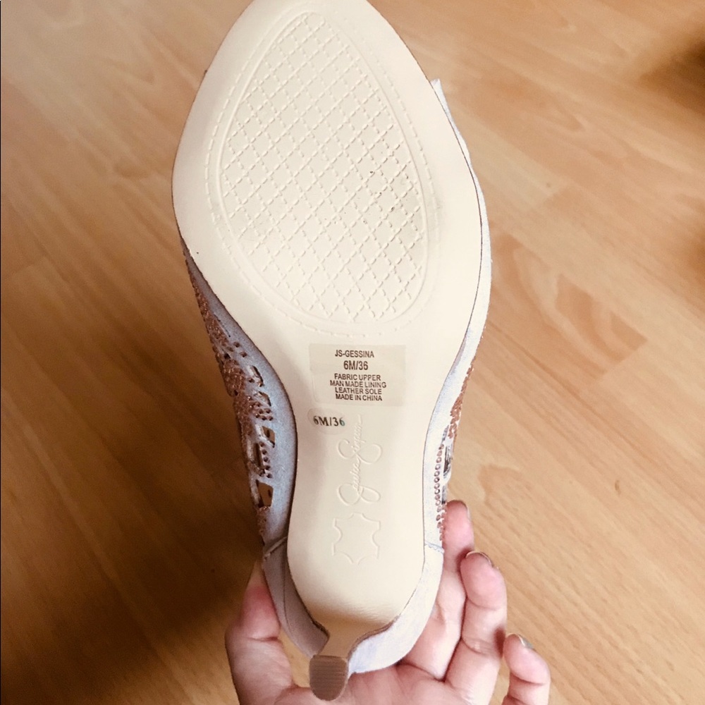 Heels (NWT) - Picture 4 of 6